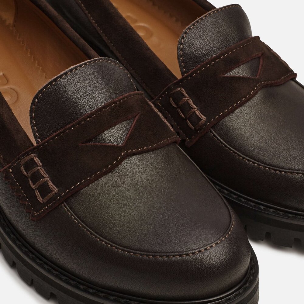 Elegant Brown Leather Loafers - Picture 2 of 4